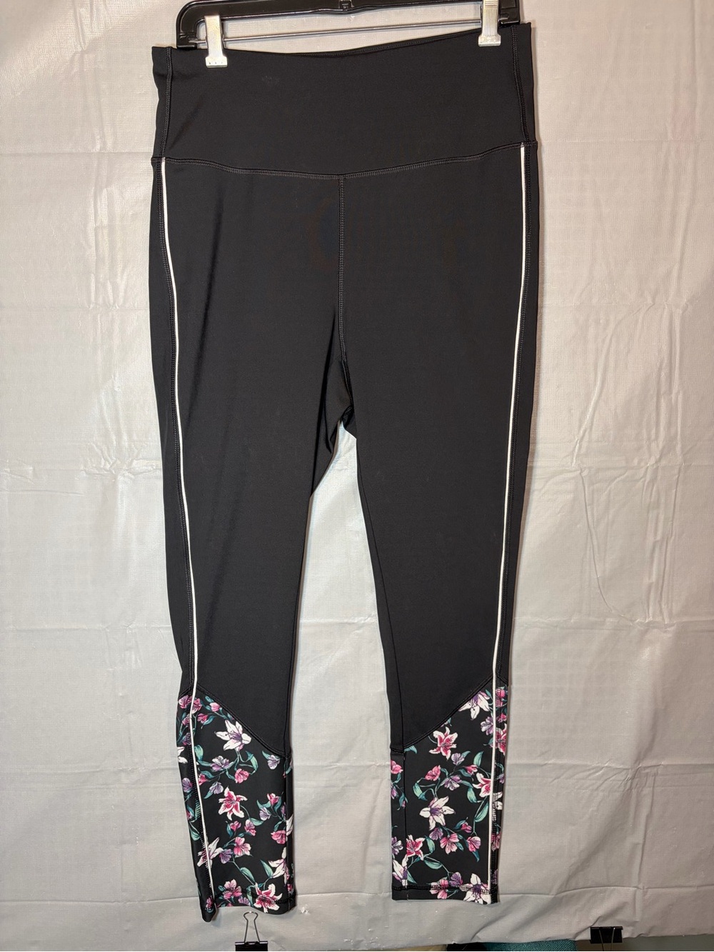 223. Nola Black Floral-Accent Active Leggings